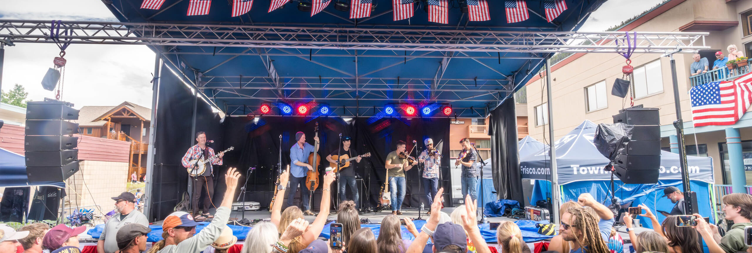 Yonder Mountain String Band on stage at 4th of July concert